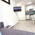 Encantador Con Terraza, Cristianos *