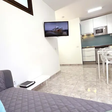 Encantador Con Terraza, Cristianos *