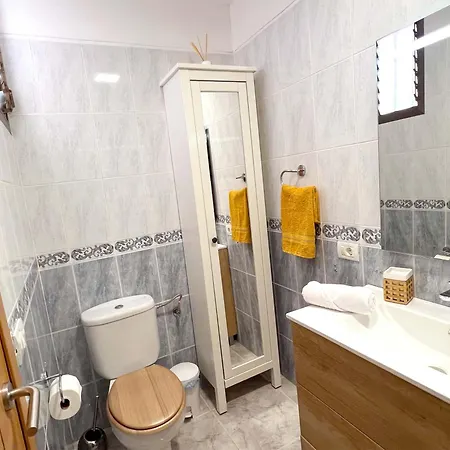 Encantador Con Terraza, Cristianos Apartment *