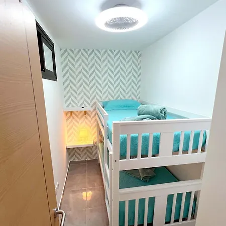 Encantador Con Terraza, Cristianos Apartment